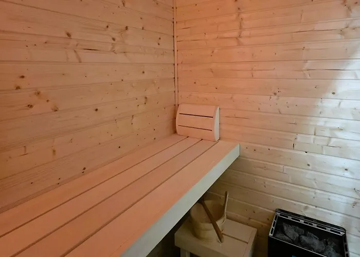 81 Degrees - Hot - Goraca Kwatera W Centrum Gliwic Z Prywatna Sauna Apartment *